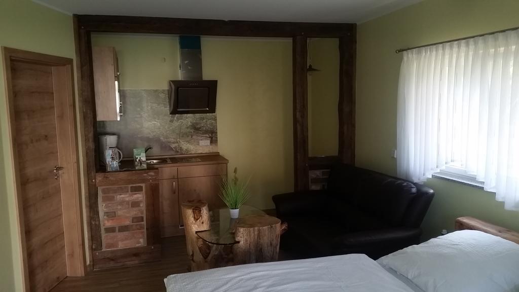 Ferienwohnung Am Muehlstein 뤼벤 외부 사진