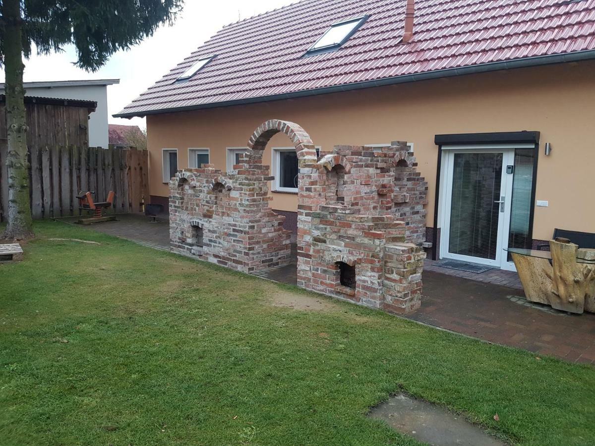 Ferienwohnung Am Muehlstein 뤼벤 외부 사진