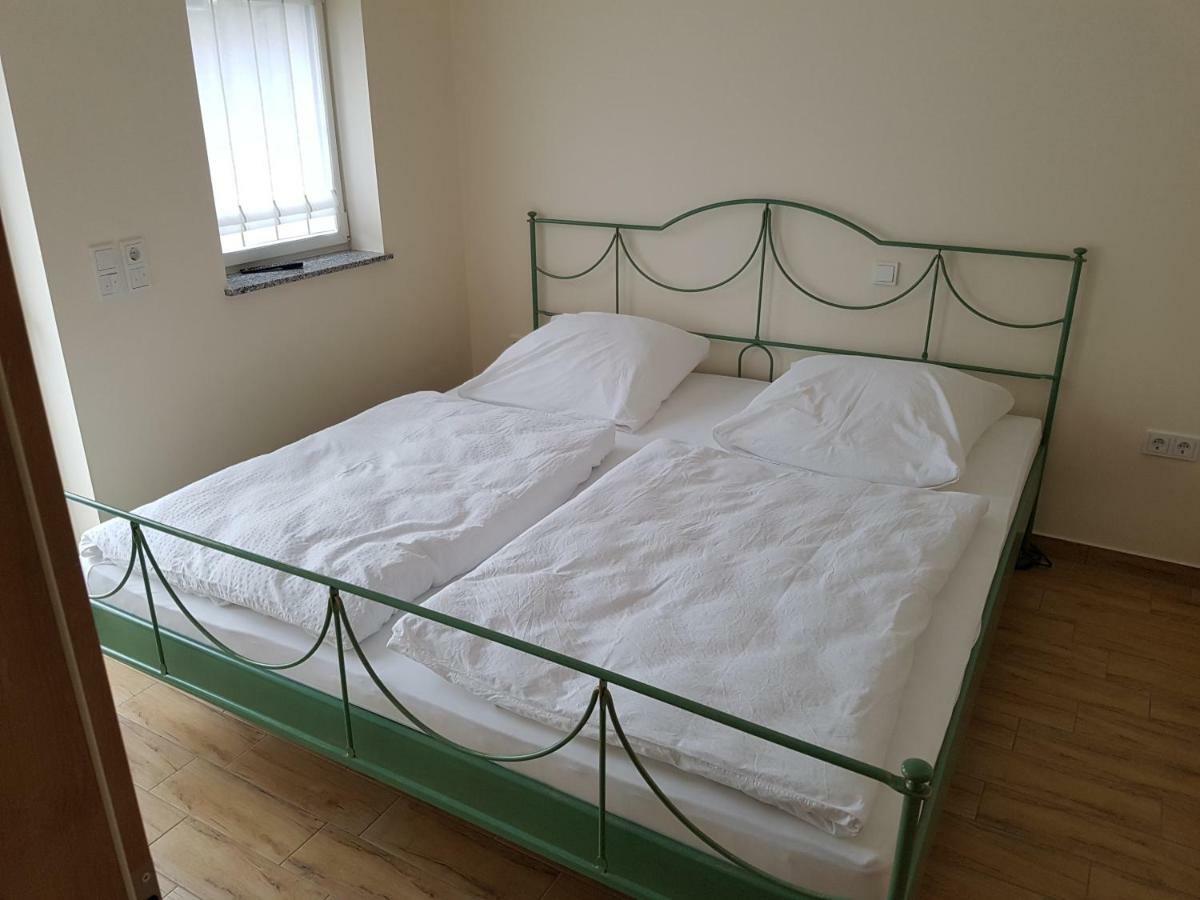 Ferienwohnung Am Muehlstein 뤼벤 외부 사진