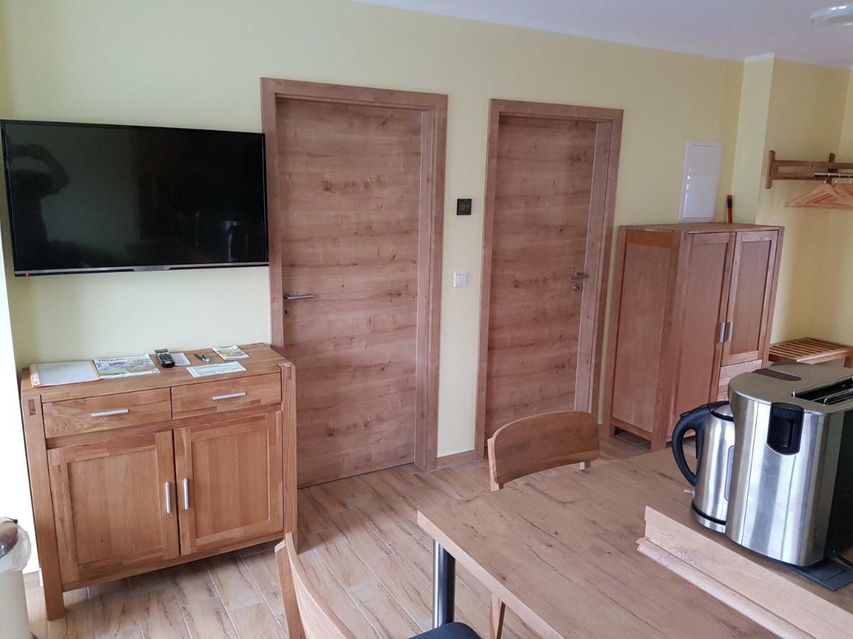 Ferienwohnung Am Muehlstein 뤼벤 외부 사진