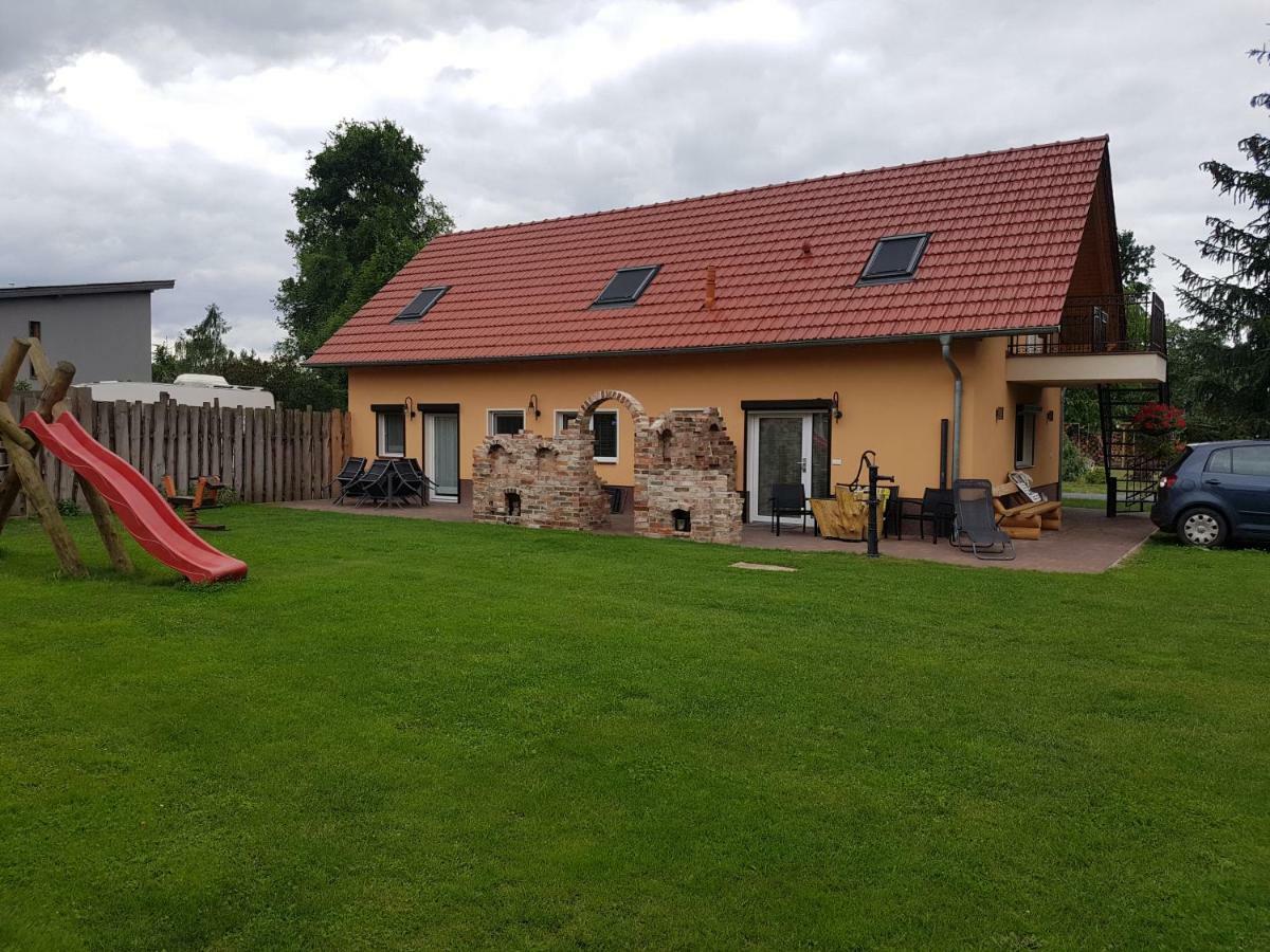 Ferienwohnung Am Muehlstein 뤼벤 외부 사진